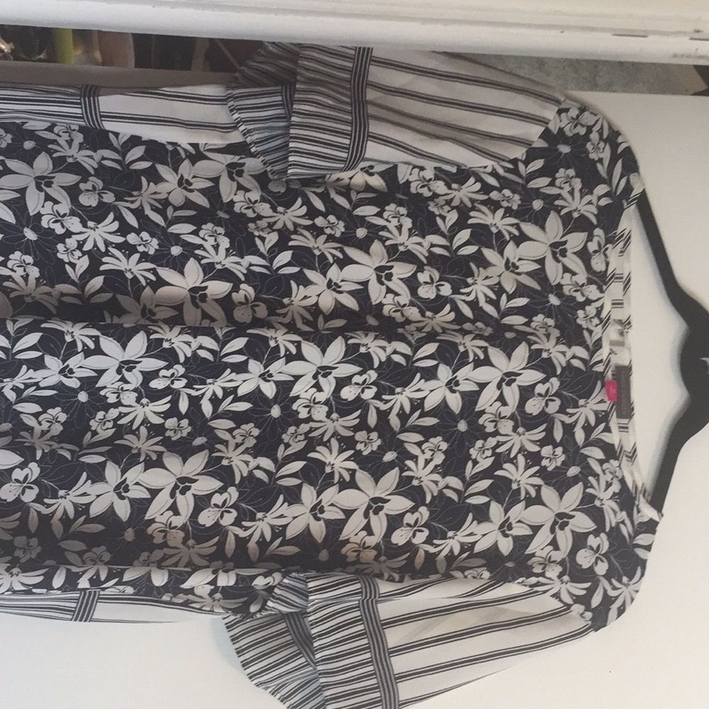 Vince Camuto top